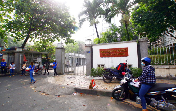 [-]Đại[-]học[-]Y[-]dược[-]TP.HCM[-]liên[-]kết[-]đào[-]tạo[-]“chui”